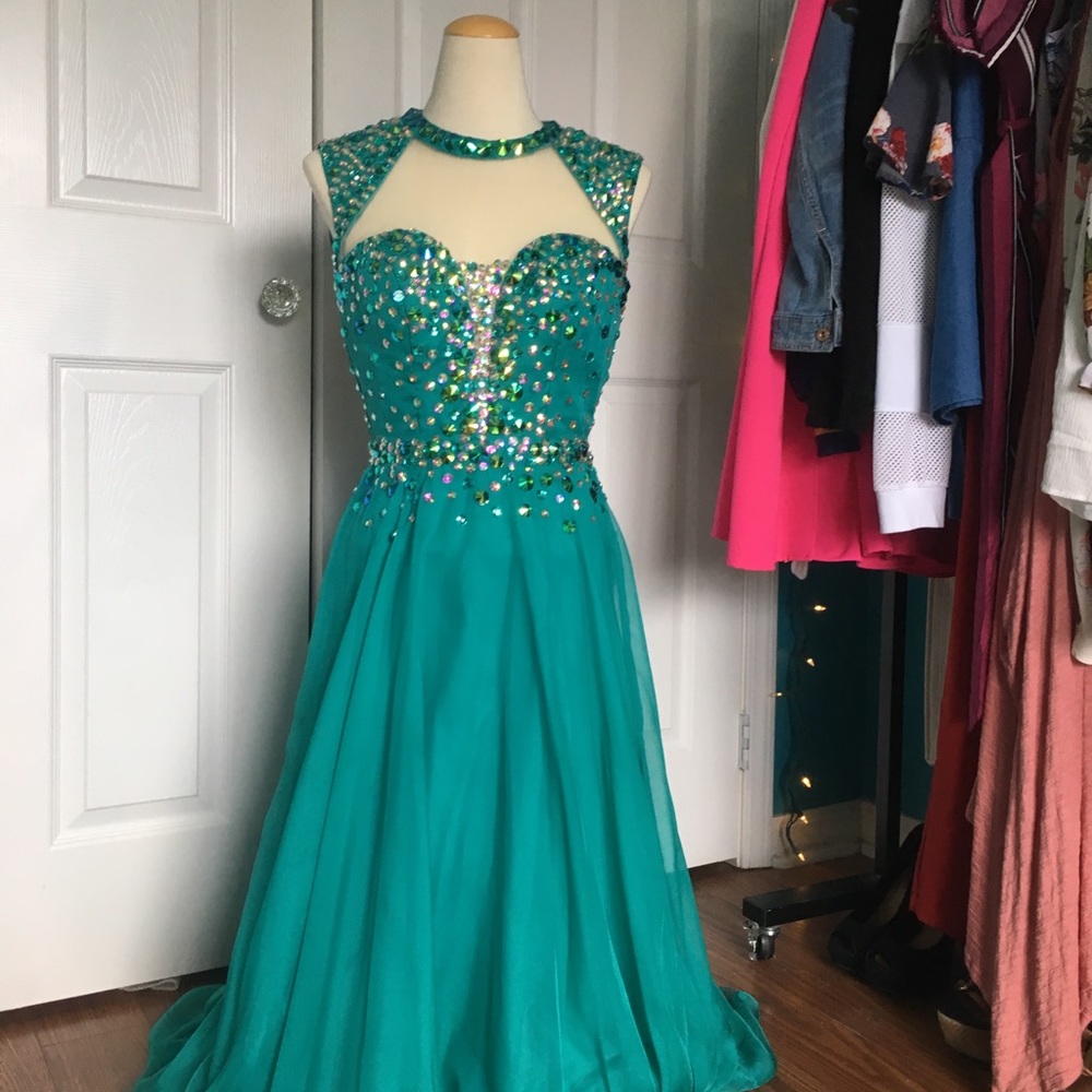 Green long prom dress